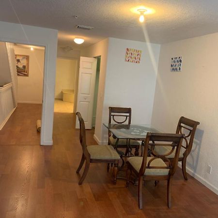 Bedroom Suite In Lauderdale Lakes Townhome ฟอร์ต ลอเดอร์เดล ภายนอก รูปภาพ