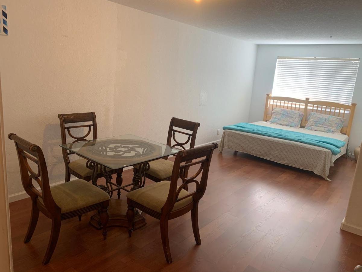 Bedroom Suite In Lauderdale Lakes Townhome ฟอร์ต ลอเดอร์เดล ภายนอก รูปภาพ
