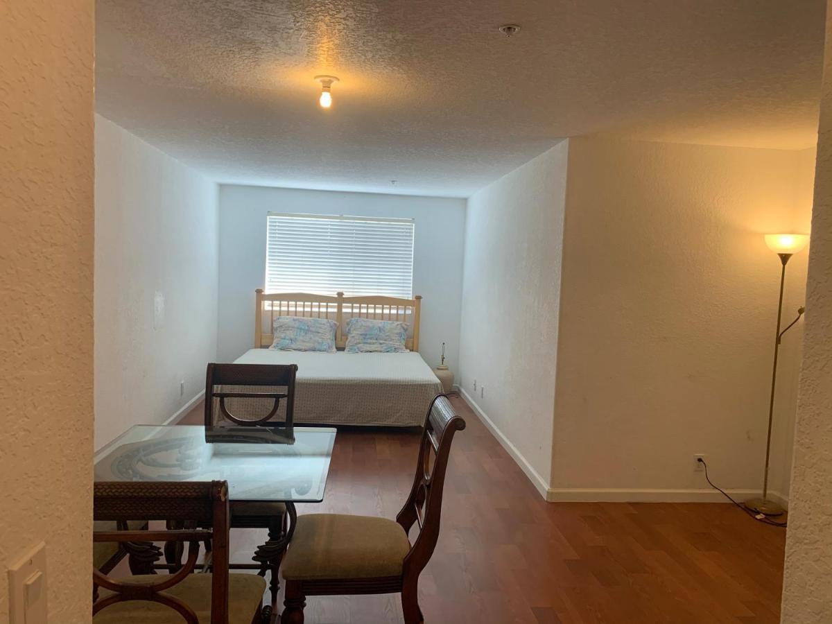 Bedroom Suite In Lauderdale Lakes Townhome ฟอร์ต ลอเดอร์เดล ภายนอก รูปภาพ