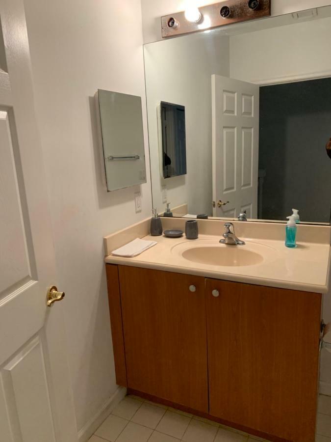 Bedroom Suite In Lauderdale Lakes Townhome ฟอร์ต ลอเดอร์เดล ภายนอก รูปภาพ